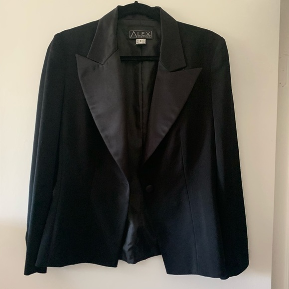Alex Black satin women’s tuxedo jacket - Picture 4 of 6